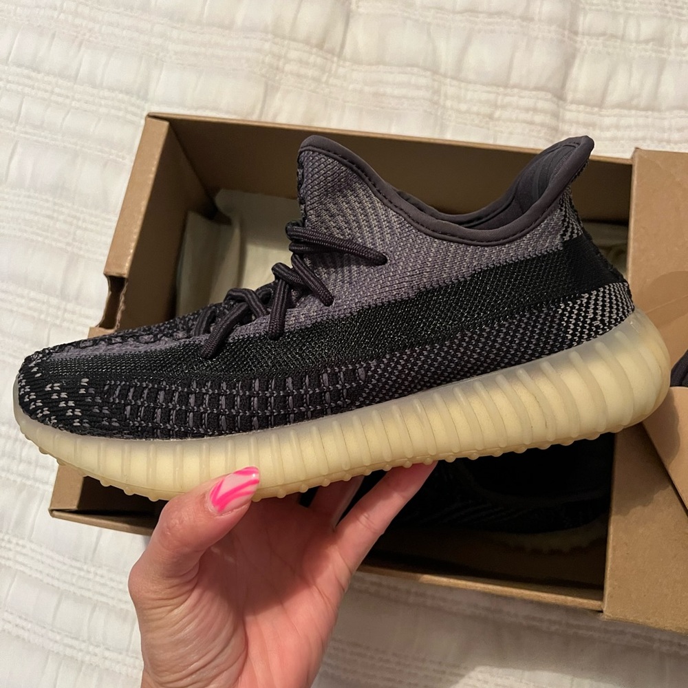 Yeezy Boost 350 size 8 women (6.5 Men size)